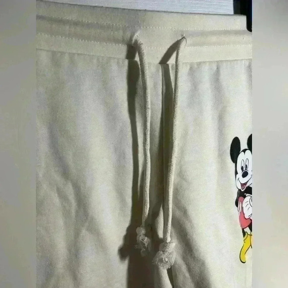 Mickey Mouse ivory shorts XL (15-17). Disney heavier weight cotton/polyester - Picture 5 of 9